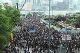 Hong Kong in piazza contro l'estradizione in Cina, rinviata la legge