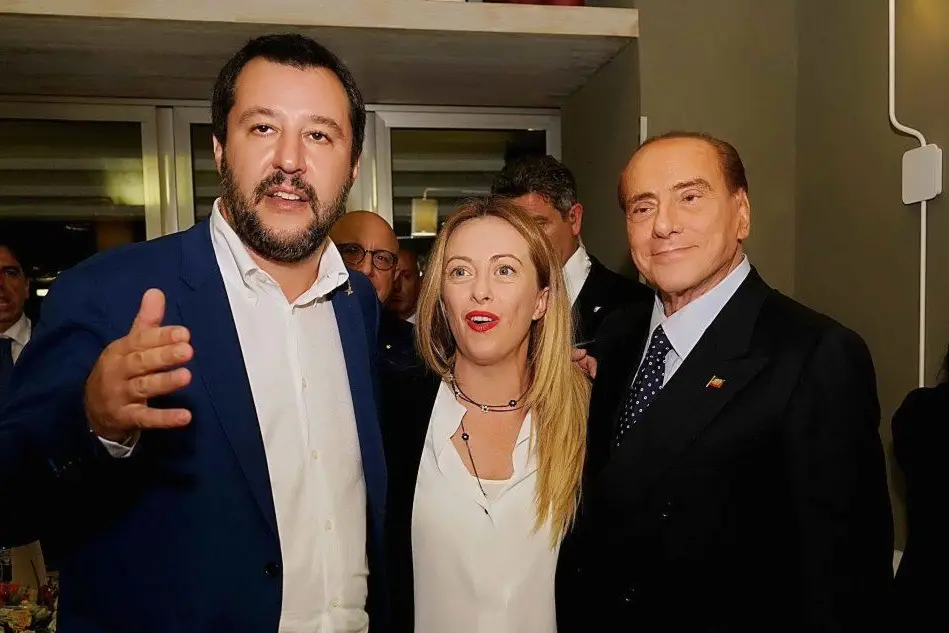 Matteo .Salvini, con Giorgia Meloni e Silvio Berlusconi (Ansa)