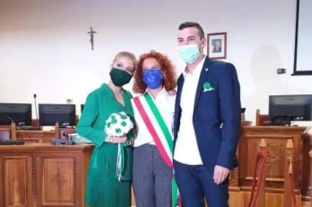 Alessia Pireddu con il marito nel giorno del loro matrimonio (archivio L'Unione Sarda)