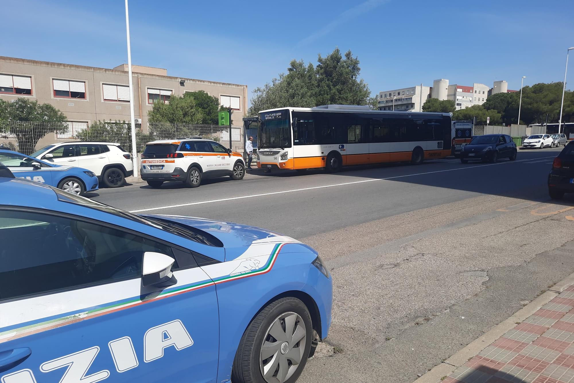 Infarto sul bus Ctm, muore 51enne di Cagliari