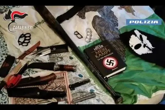 Propaganda neonazista, 17 indagati tra cui 14 minore