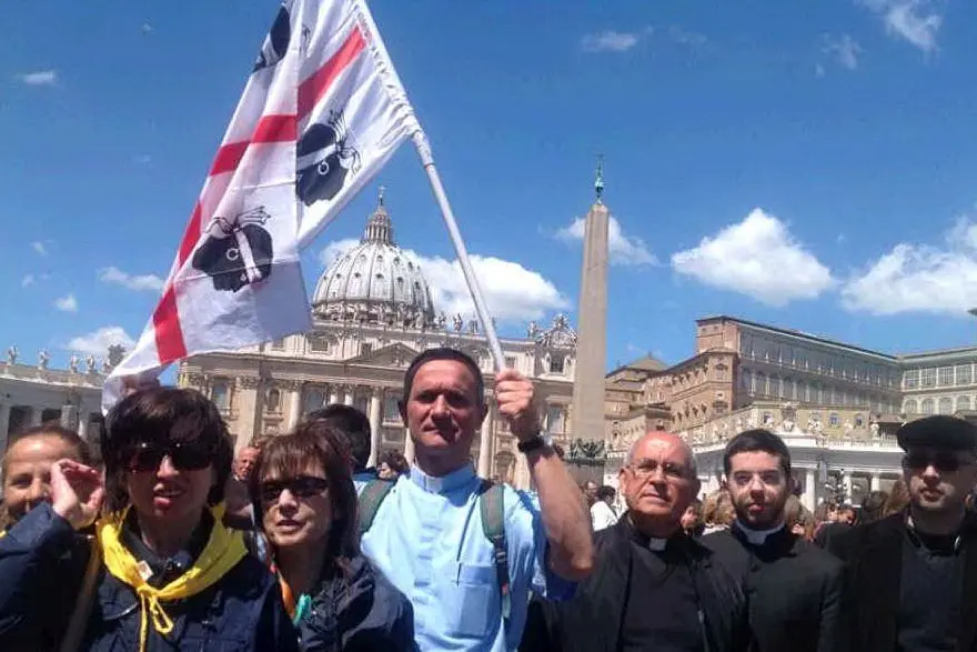 Il gruppo sardo in piazza San Pietro