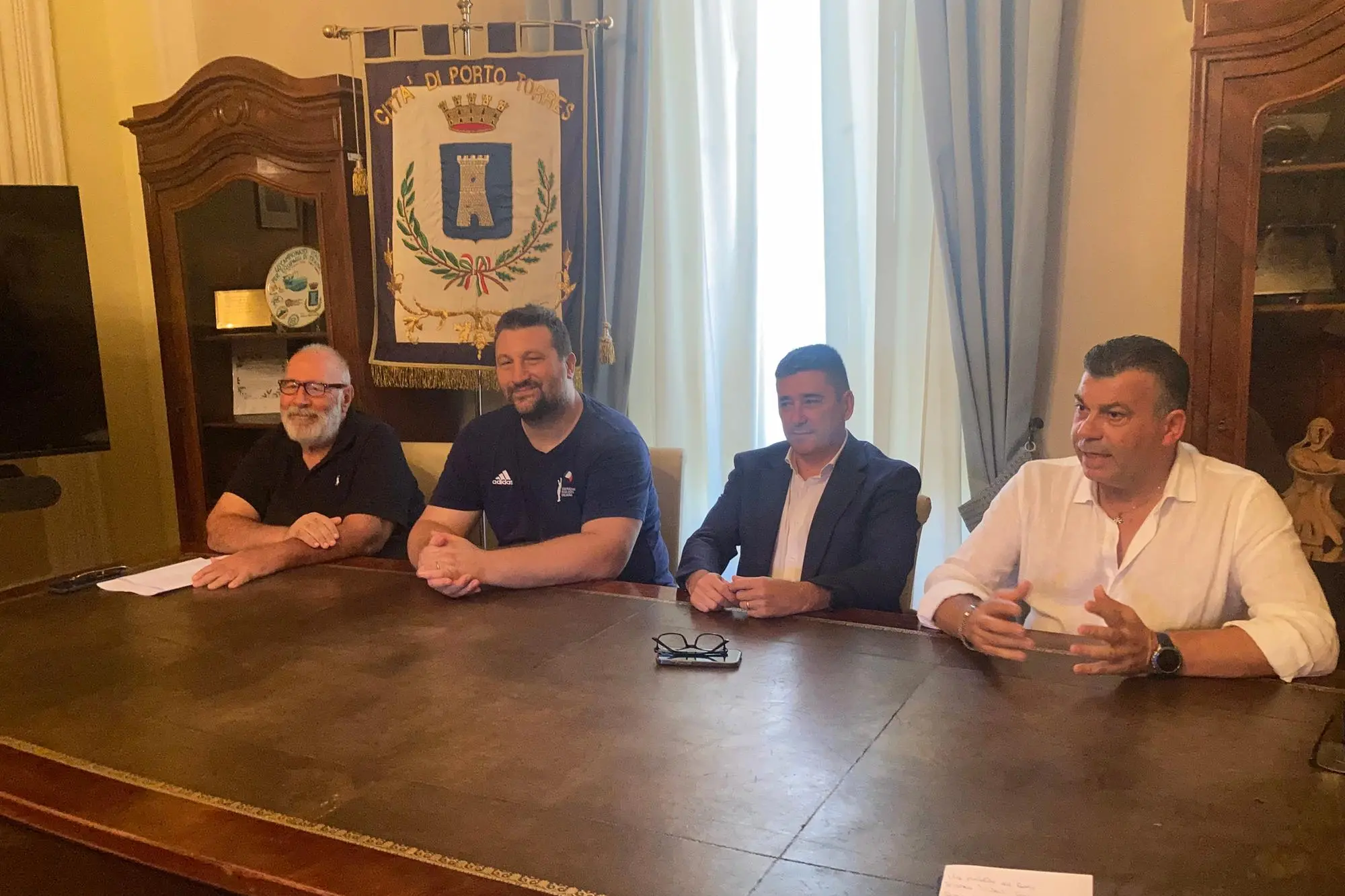 Secondo da sinistra Roberto Cammarelle, ex campione olimpico (foto Pala)