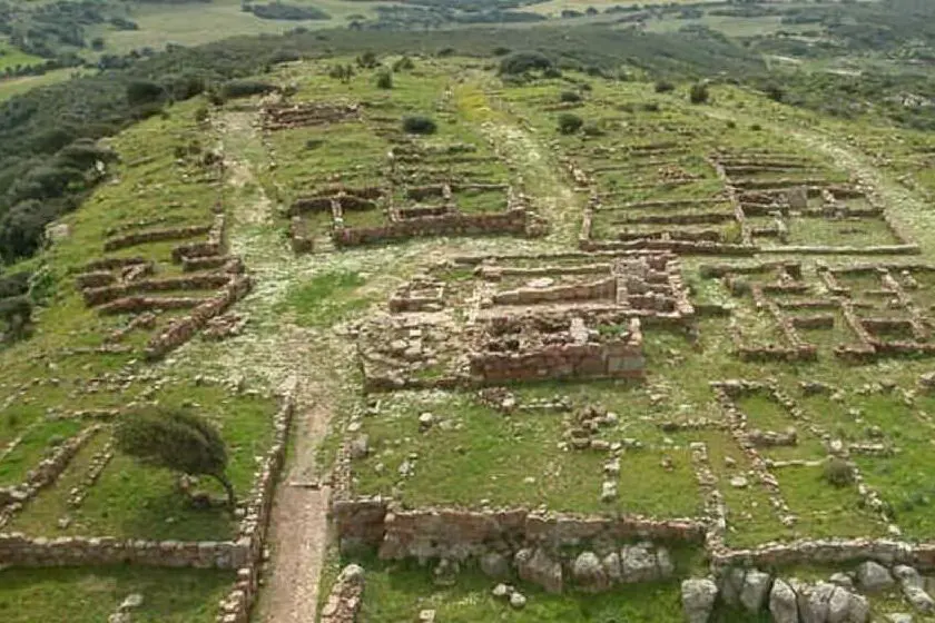 Il parco archeologico di Monte Sirai (foto @MonumentiAperti)