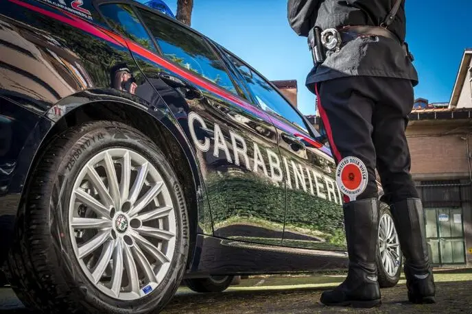 Auto carabinieri generica