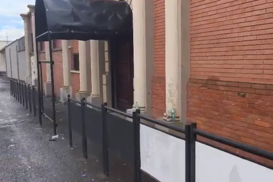 Cagliari, accoltellamento in via Contivecchi: gravi due giovani, si cerca l'aggressore Il luogo dell'accoltellamento (foto Pinna)