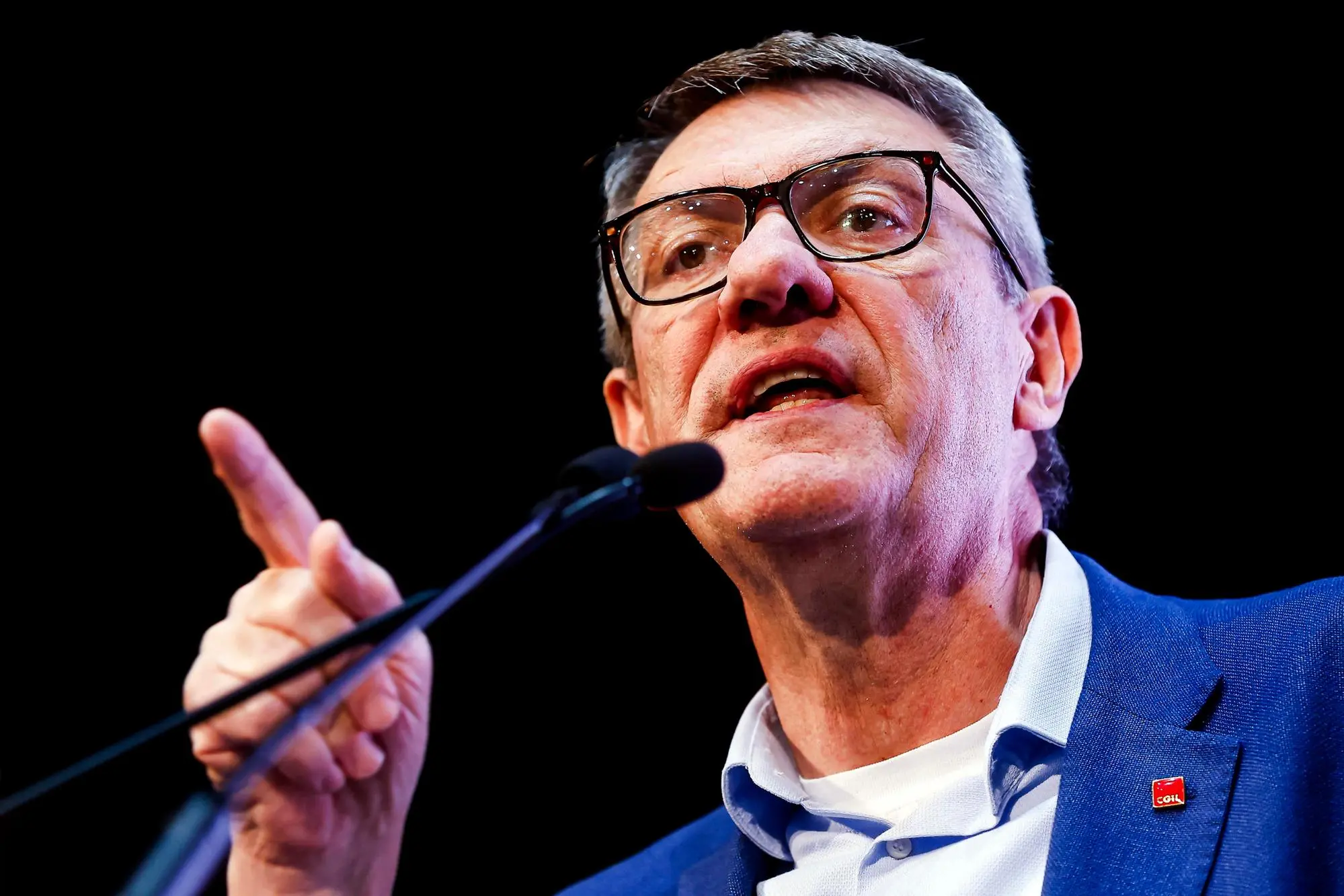 Il segretario generale della Cgil Maurizio Landini (Ansa)