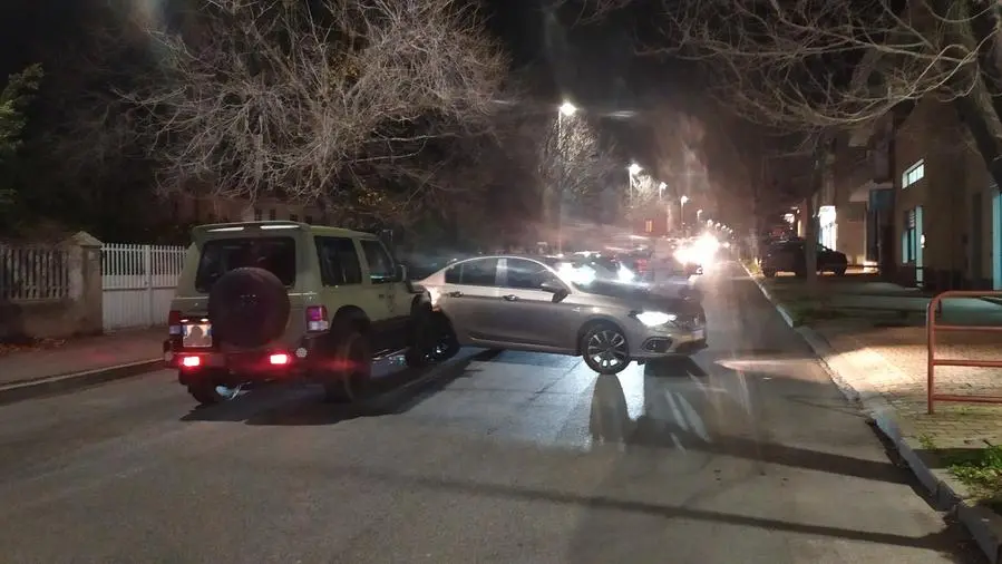 Tamponamento e auto di traverso: traffico in tilt a Carbonia - L'Unione ...