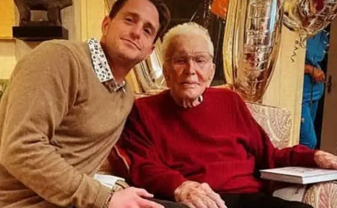 Con il nipote Cameron in occasione dell'ultimo compleanno (foto da Instagram Cameron Douglas