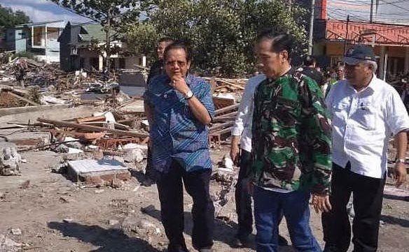 Il presidente Joko Widodo visita le zone colpite