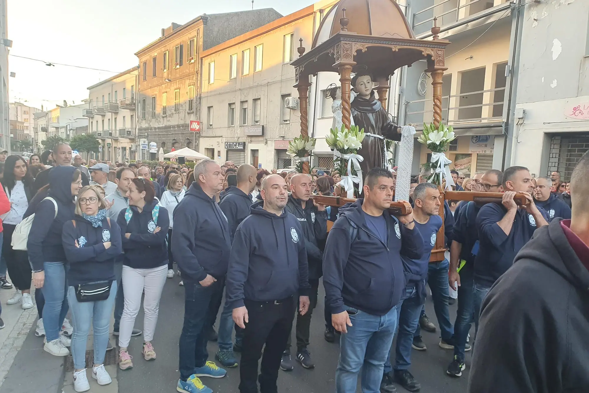 La processione (foto Oggianu)