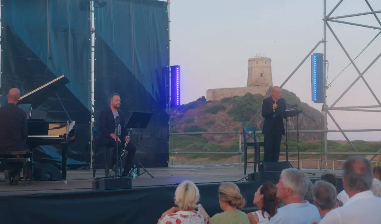 Gianmarco Tognazzi durante lo spettacolo a Nora
