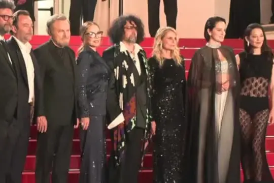 A Cannes il cast "Roma Elastica": Marion Cotillard e Isabella Ferrari