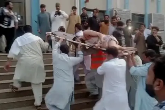 Pakistan, 17 morti in attentato suicida nella valle dello Swat