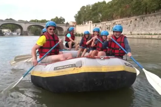 Roma, rafting sul Tevere per scoprire la città dal fiume