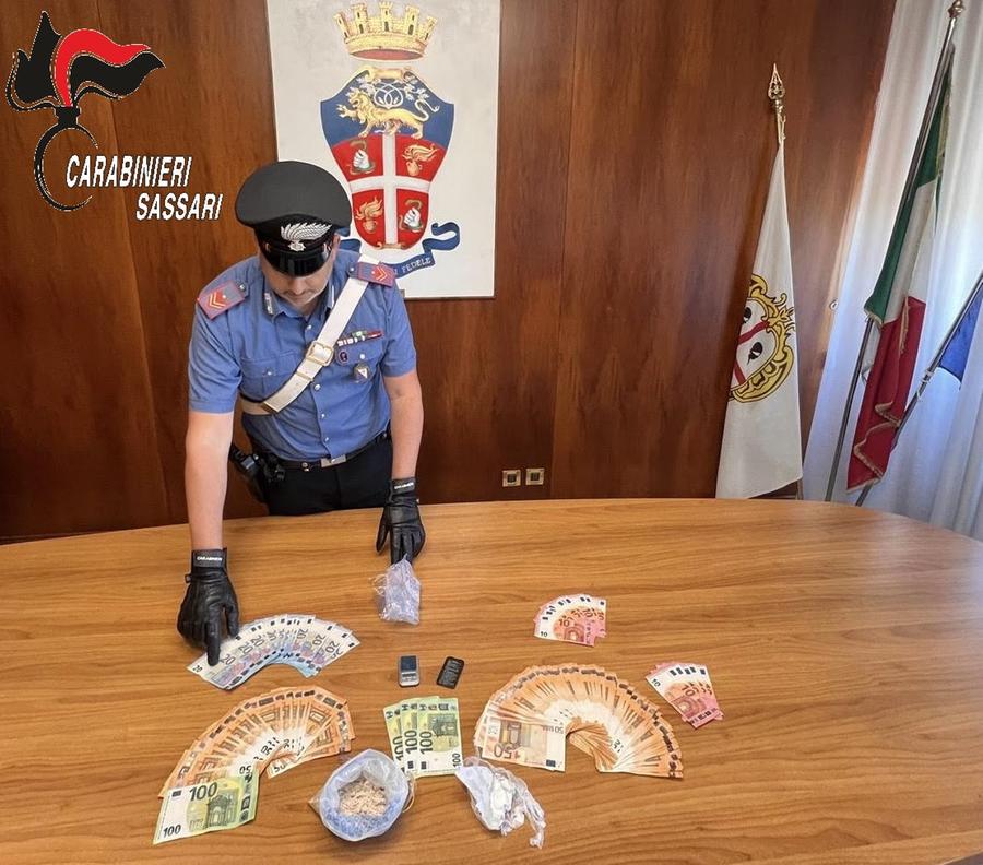Sassari, trovati in possesso di eroina aggrediscono i carabinieri: due arresti