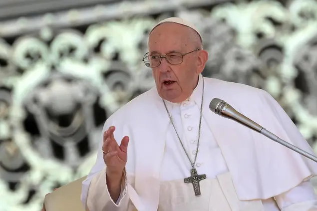 Papa Francesco, da venerdì ricoverato al Policlinico Gemelli di Roma