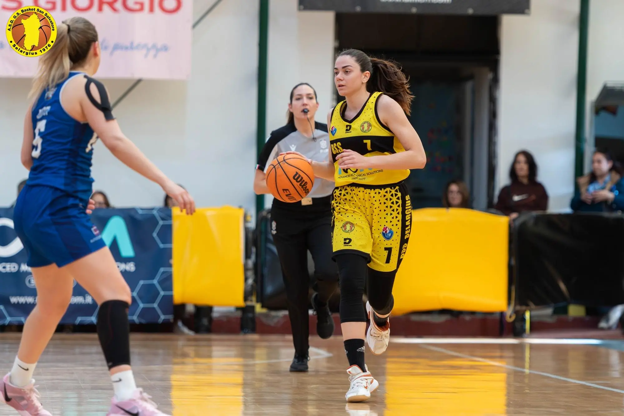 Francesca Mura, guardia della Nuova Icom Selargius (foto Cicotto)