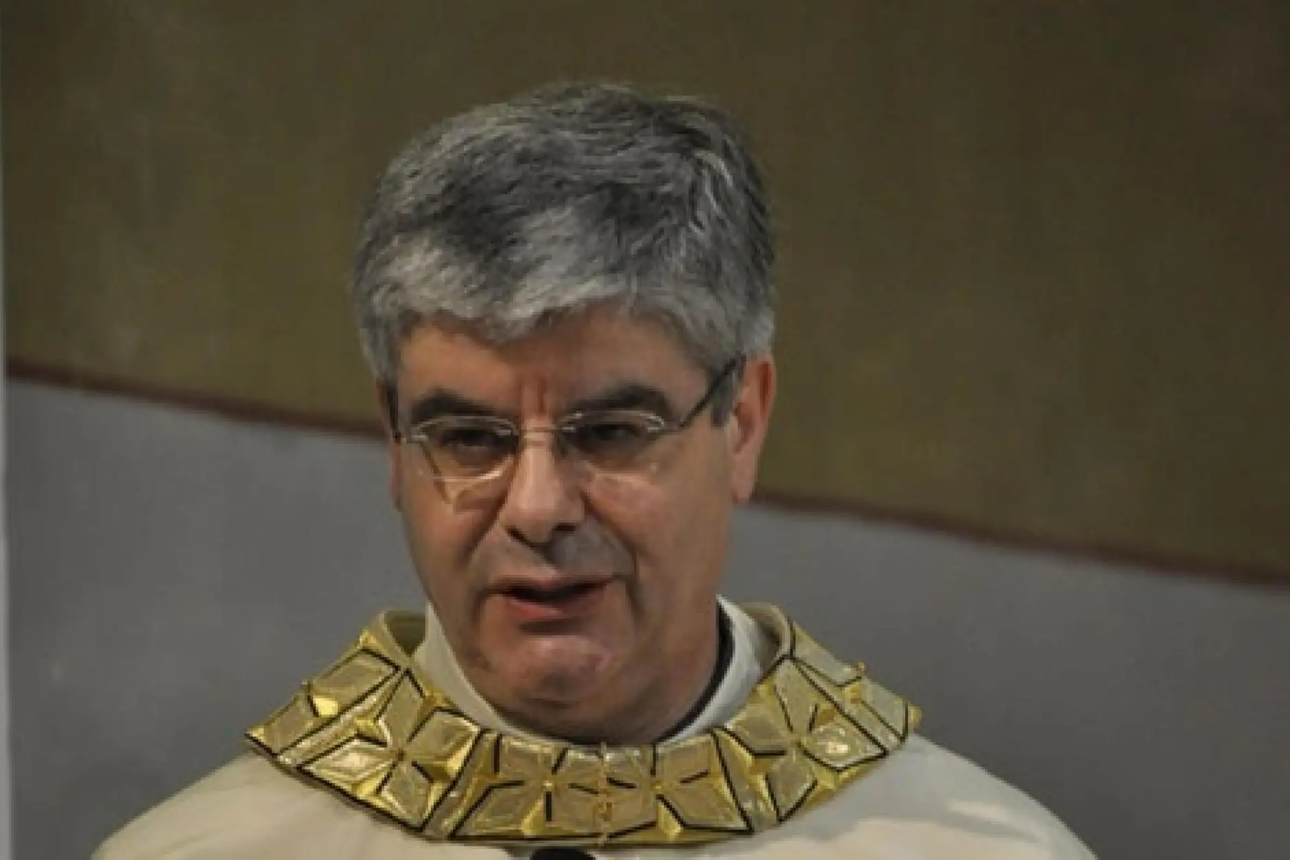 Monsignor Corrado Melis, vescovo di Ozieri (foto Ansa)