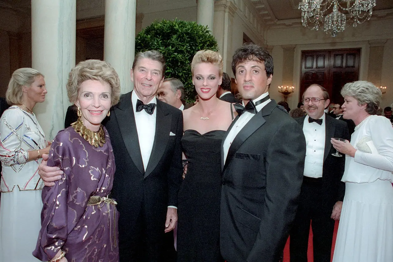 Con la moglie Nancy, Sylvester Stallone e Brigitte Nielsen