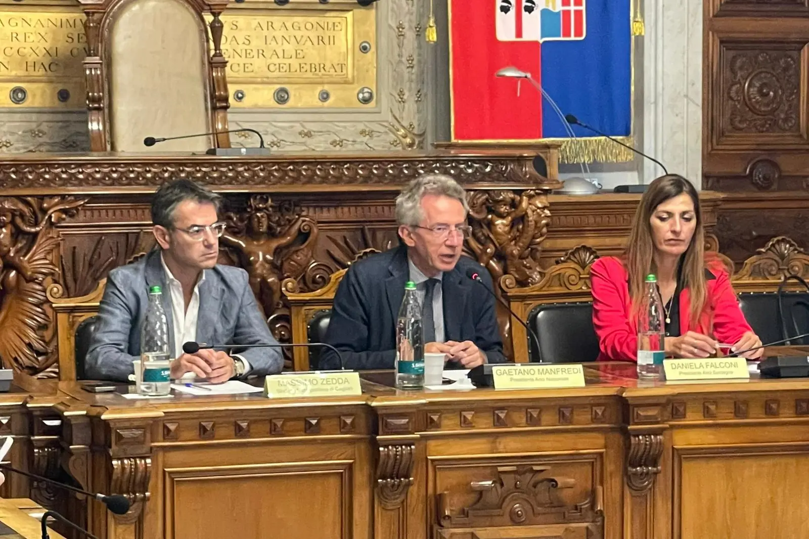 A Cagliari incontro fra Zedda, Manfredi e i sindaci sardi: «Il valore dei Comuni va ribadito»