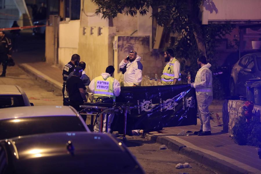 Israele di nuovo sotto attacco: 5 morti in due sobborghi di Tel Aviv