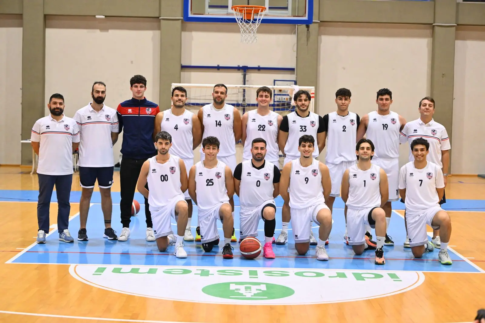 La formazione del Cus Cagliari che prende parte alla Divisione Regionale 1 (Foto concessa dal CUS Cagliari)