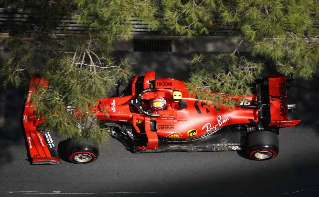Le Ferrari in difficoltà nelle qualifiche (in foto Charles Leclerc)