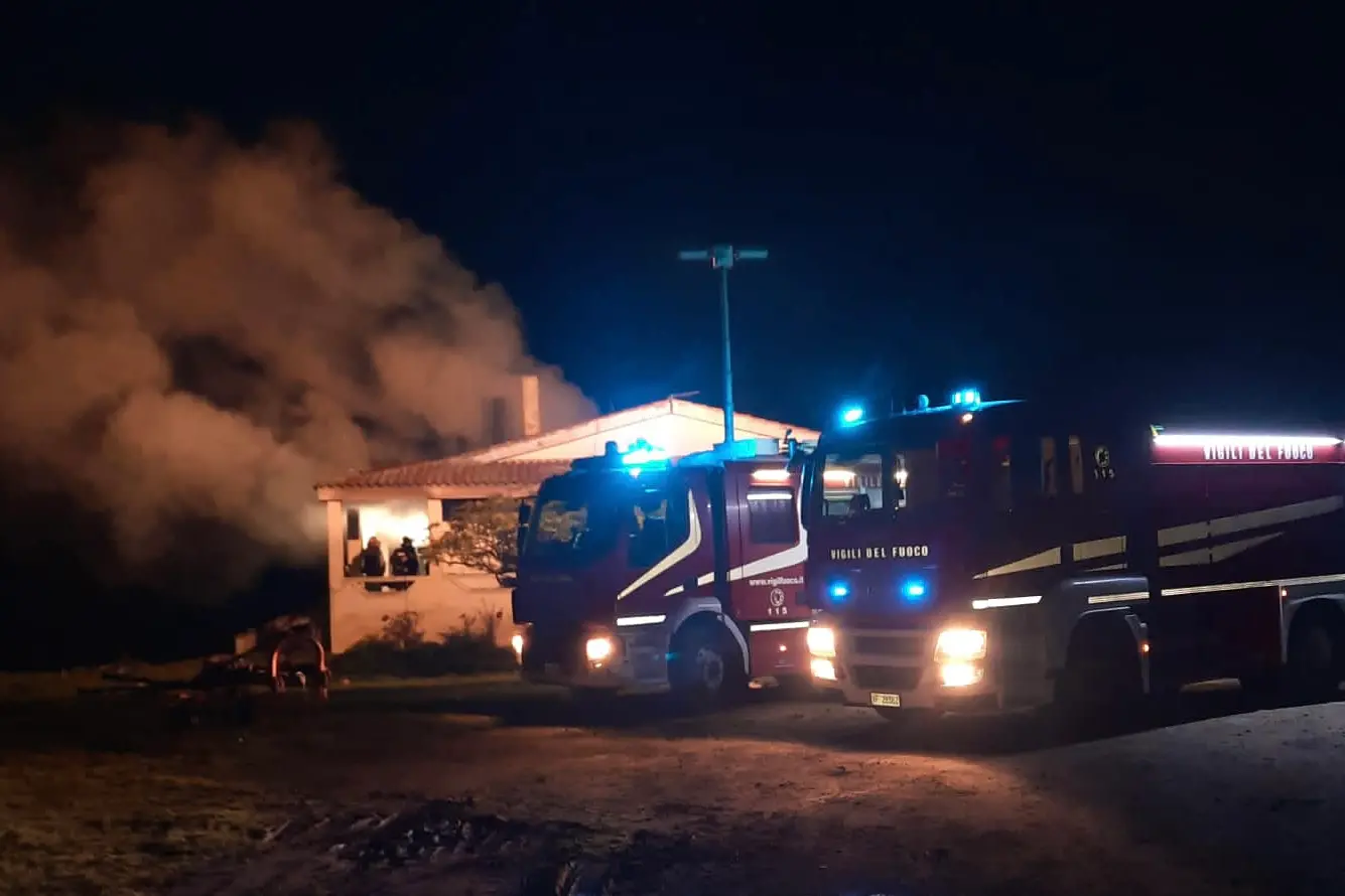 I vigili del fuoco (Foto Murru)