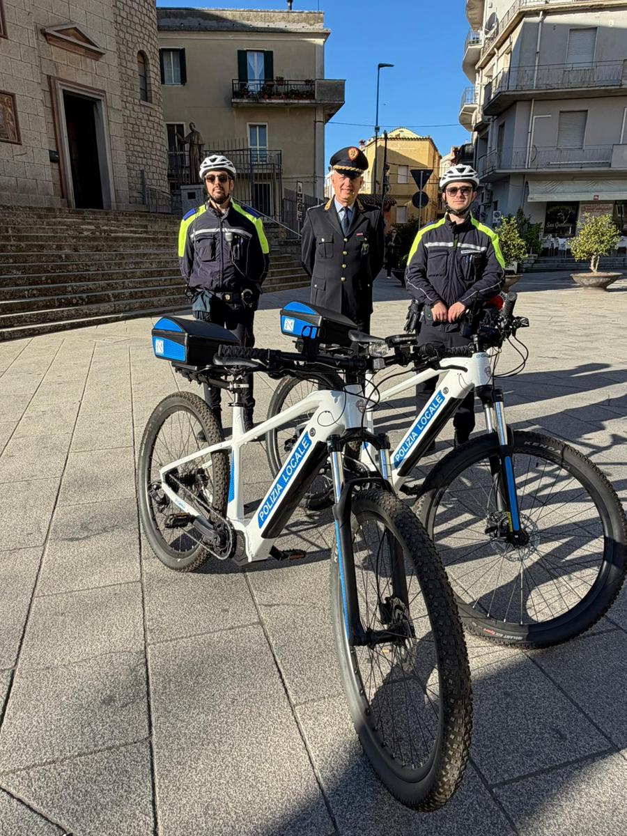 Nuoro, controlli in e-bike nel centro storico: al via il servizio della Polizia Locale tra Seuna e Santu Predu