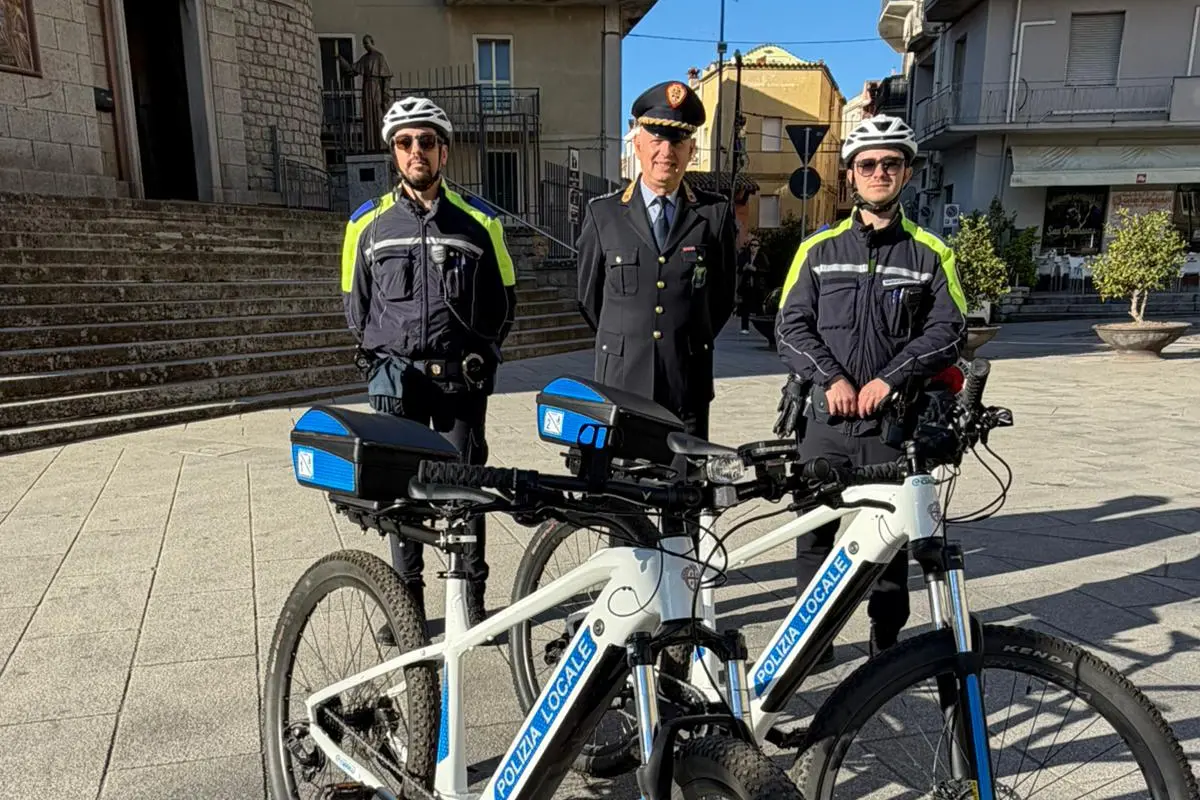La polizia locale in e-bike
