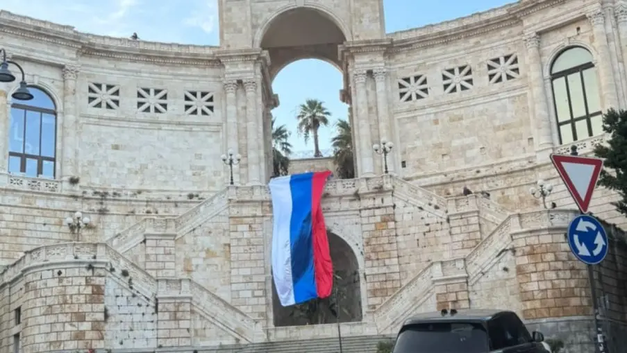 https://immagini.unionesarda.it/version/c:MjlmNjMzZDAtZDFhMi00:ZDU2NDVmMWUtNGVkNC00/image.webp?f=16:9