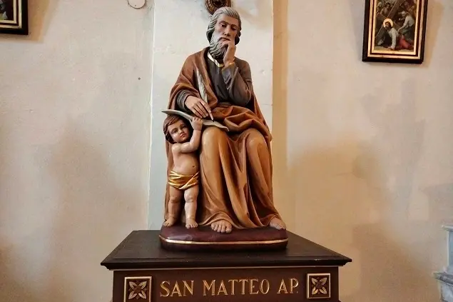 La statua di San Matteo a Chiaramonti (foto Antonio Caria)