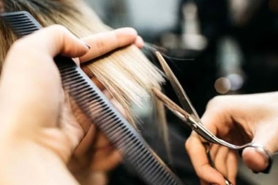 Il contest per giovani hairstylist a Bologna: &quot;Un'occasione anche per i sardi&quot;