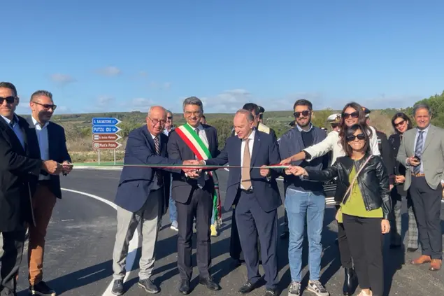 Il taglio del nastro (foto concessa)