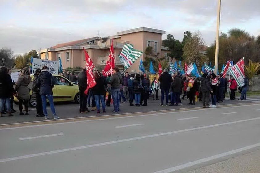 Manifestanti Aias (Archivio L'Unione Sarda)