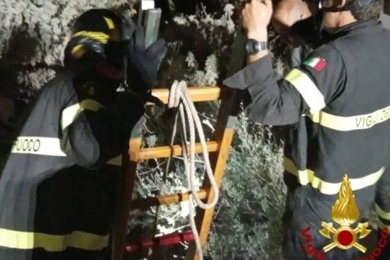 Le operazioni di recupero a Calamosca, Cagliari (foto Vigili del fuoco)