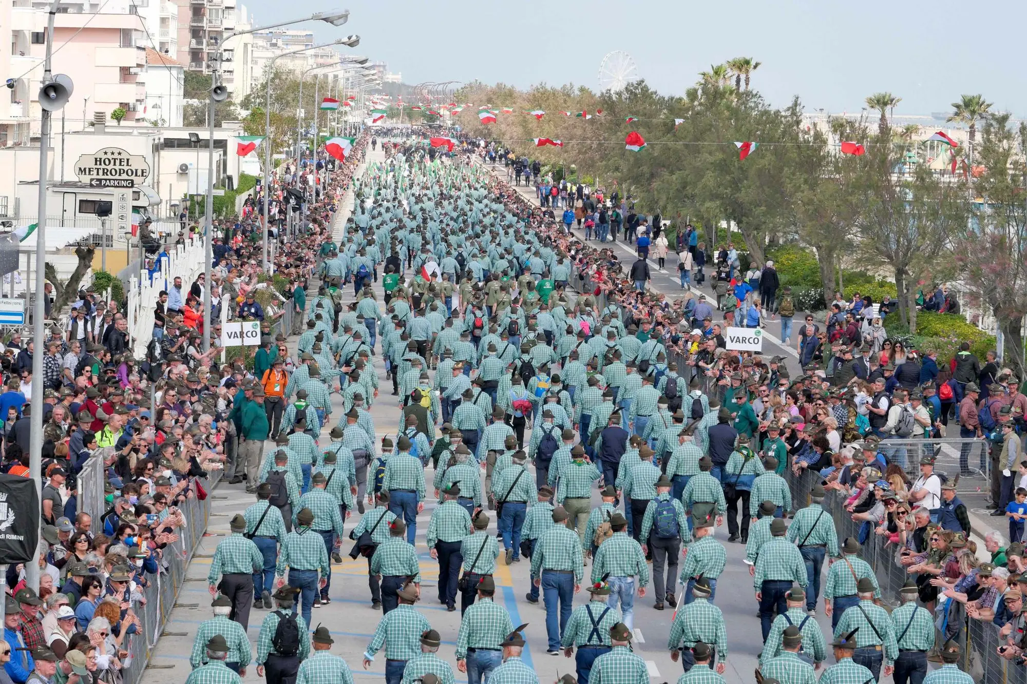 The national meeting of the Alpini on the Rimini seafront (Ansa)
