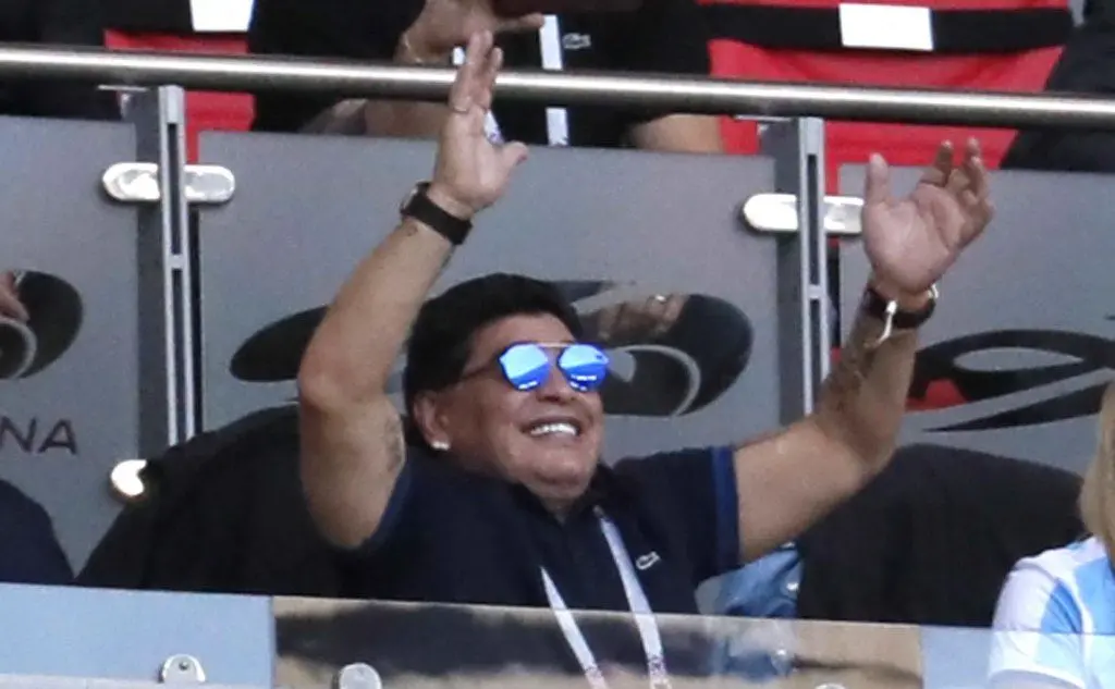 Diego Armando Maradona sugli spalti della Kazan Arena a tifare la sua Argentina