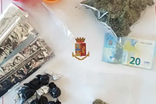 Il sequestro (foto Polizia)
