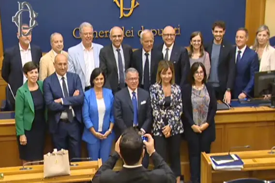 La conferenza della Commissione dopo il voto alla Camera (fermo immagine)
