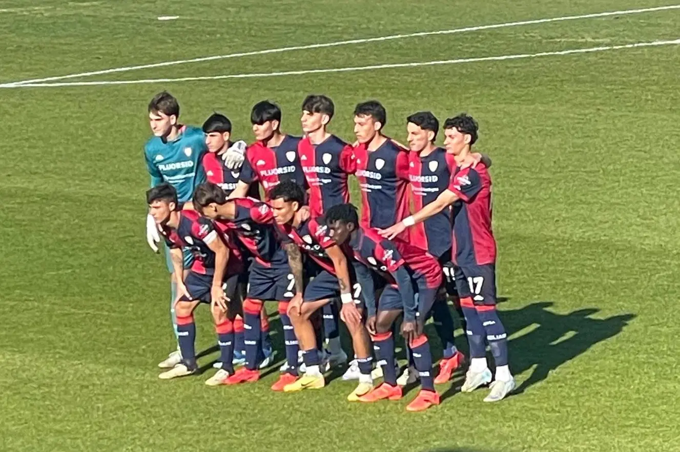 La squadra del Cagliari Primavera al CRAI Sport Center (foto Accardi)