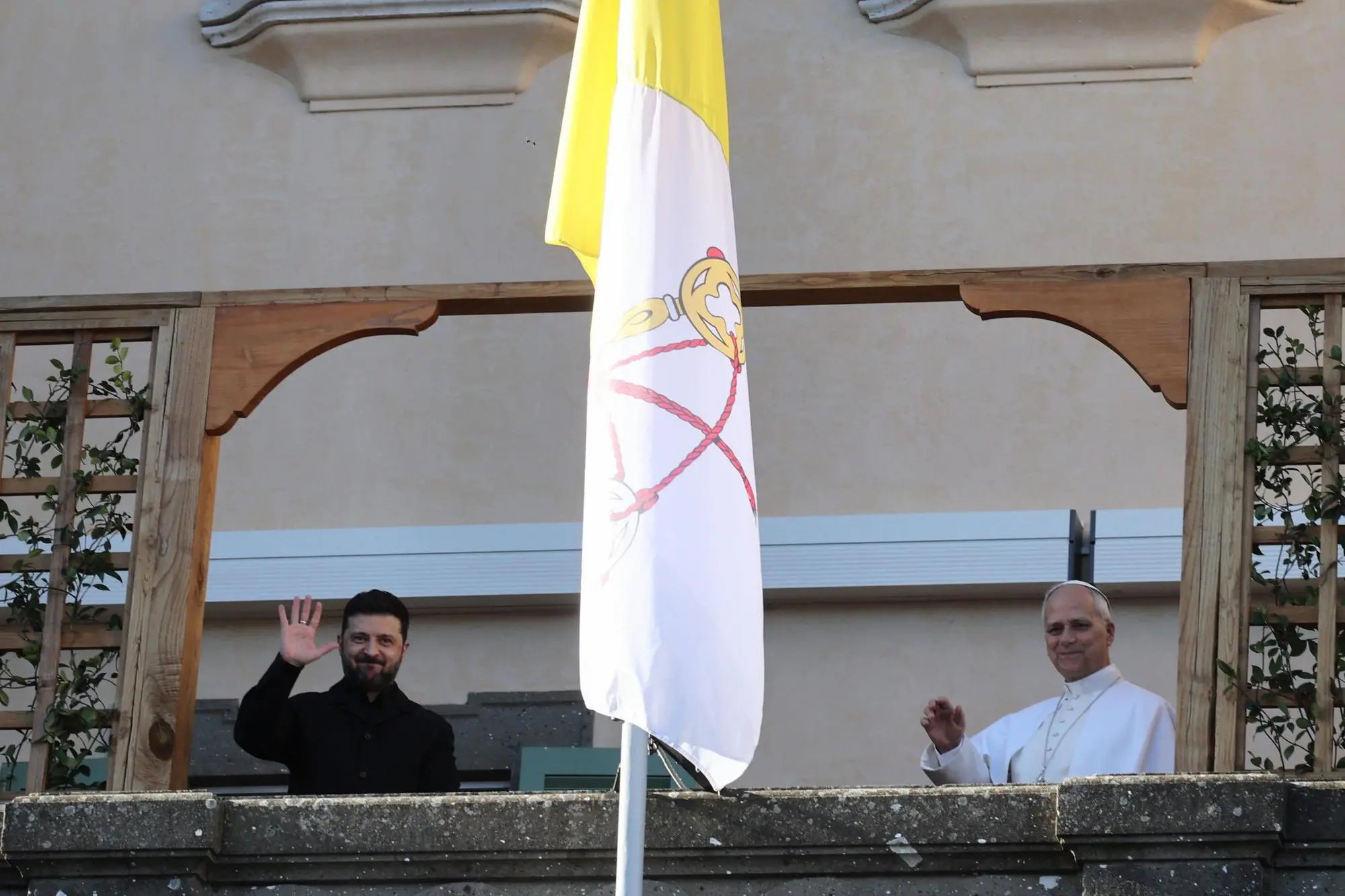Volodymyr Zelensky e papa Leone XIV a Castel Gandolfo (Ansa)