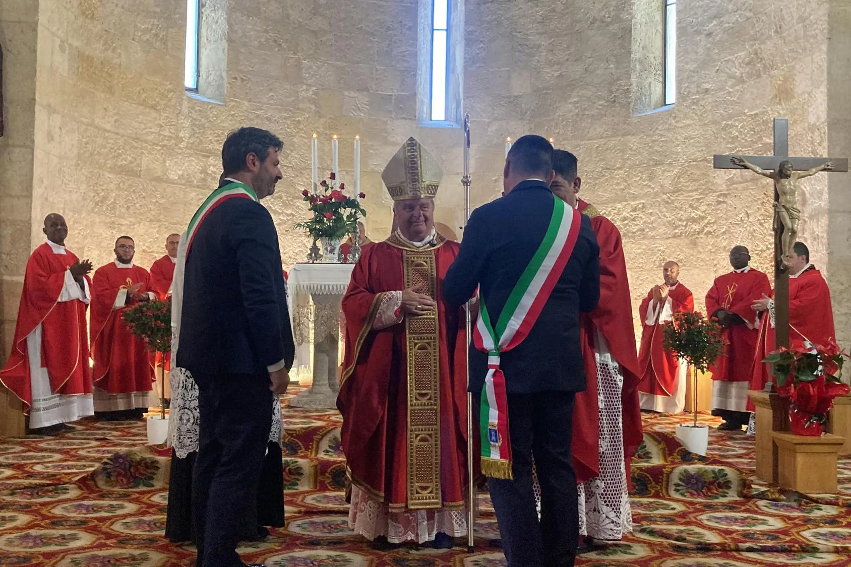 Lo scambio delle chiavi a Porto Torres (foto Pala)