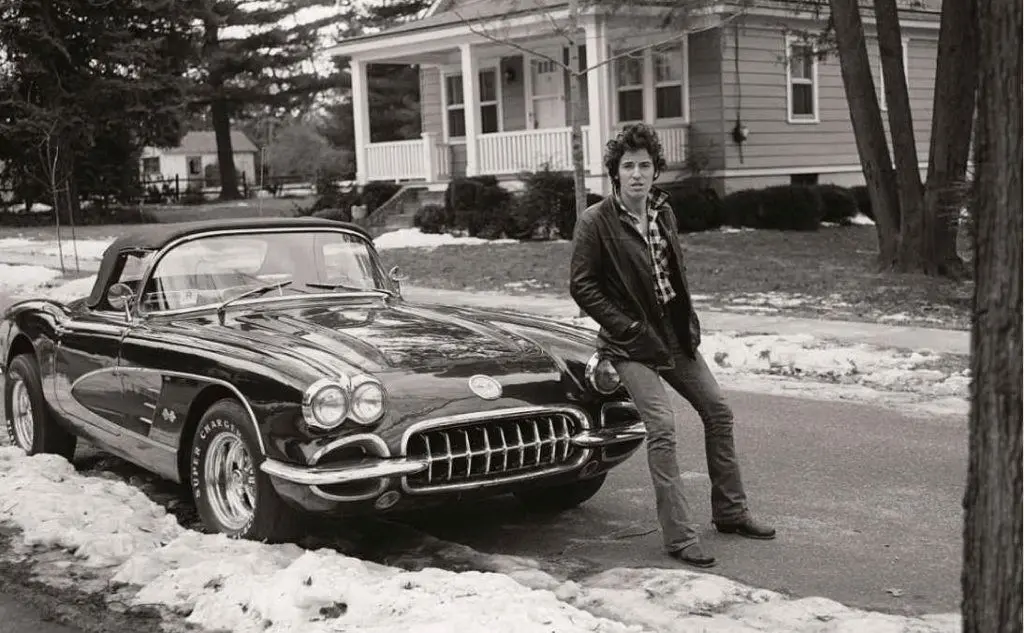 La foto di copertina dell'autobiografia di Springsteen \"Born to run\"