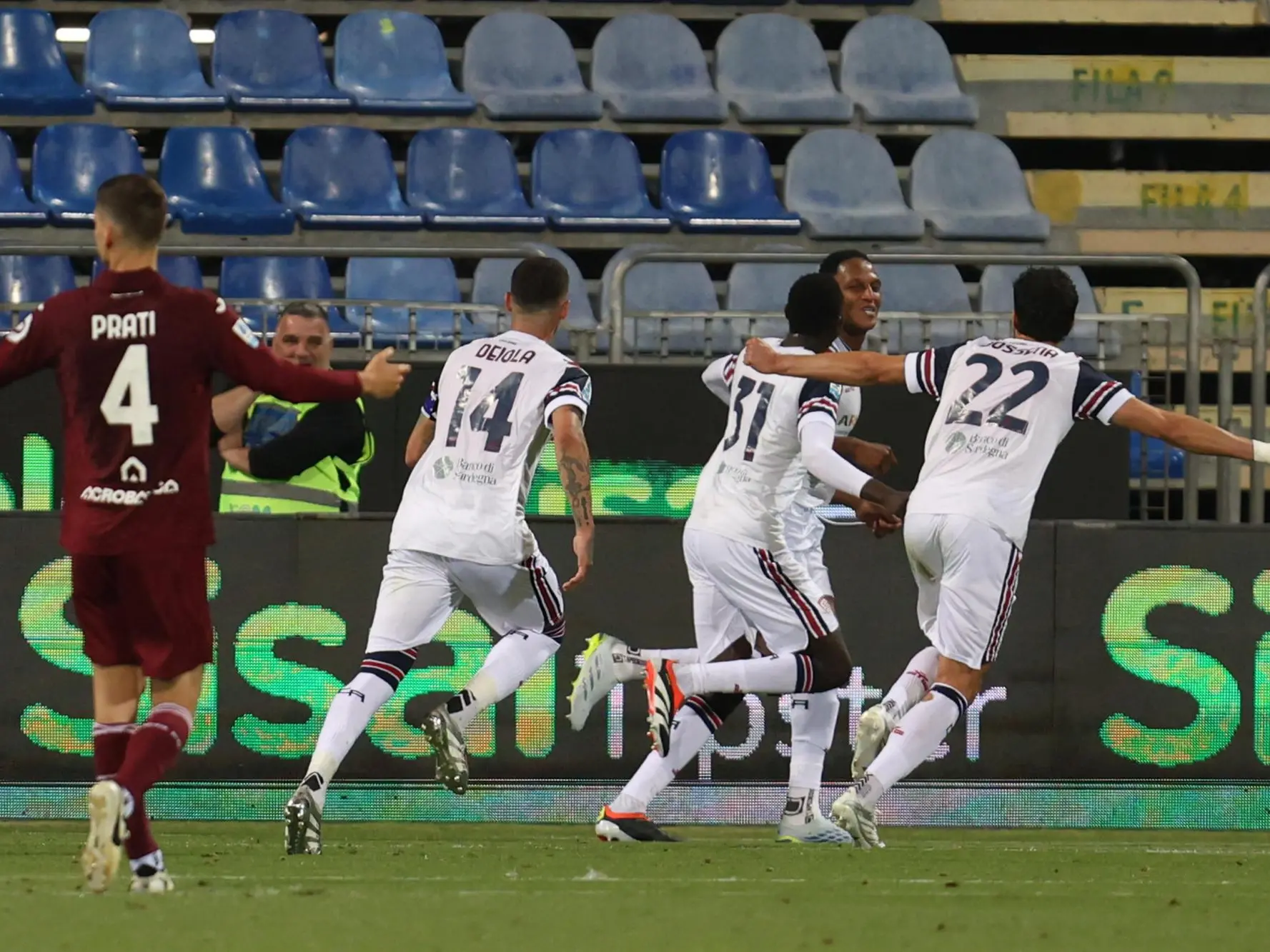 Cagliari's Yerry Mina and players jubilates after scoring the goal 2-1 during Italian Serie A soccer match Cagliari calcio vs Torino FC at the Unipol Domus in Cagliari, Italy, 17 may 2026 ANSA/FABIO MURRU
