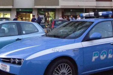 La Polizia indaga dopo una rapina in banca