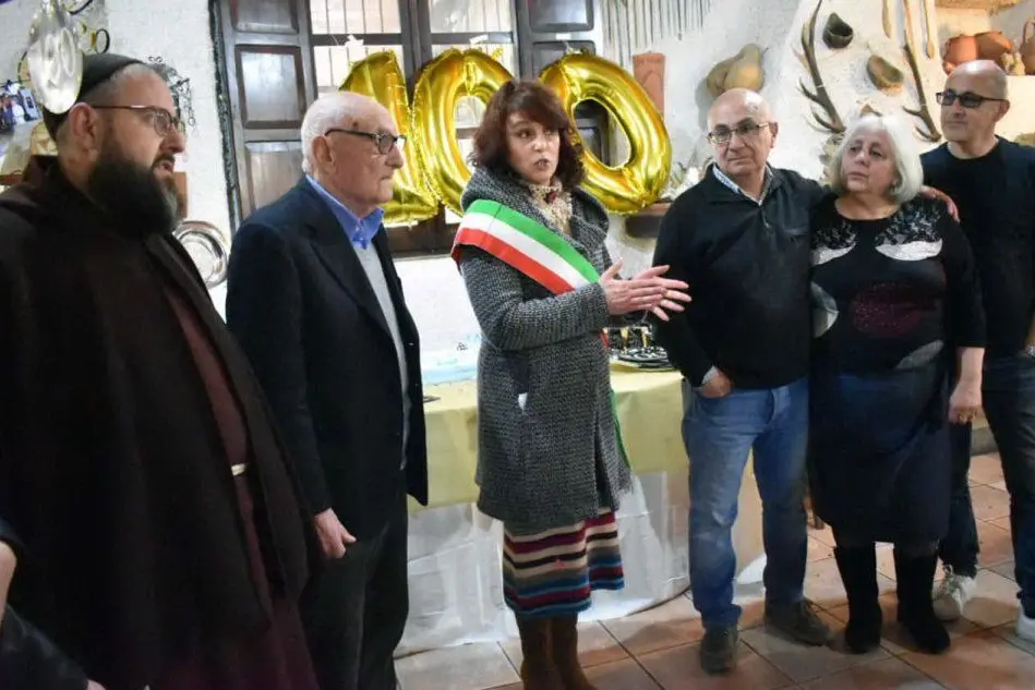 La festa per il centenario (foto L'Unione Sarda - Pintori)