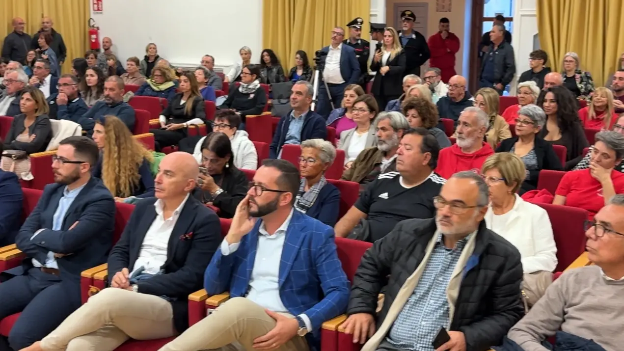https://immagini.unionesarda.it/version/c:MmI5N2MzNTMtOTEzYS00:YjIzZGU5YWMtNDBmYS00/image.webp?f=16:9