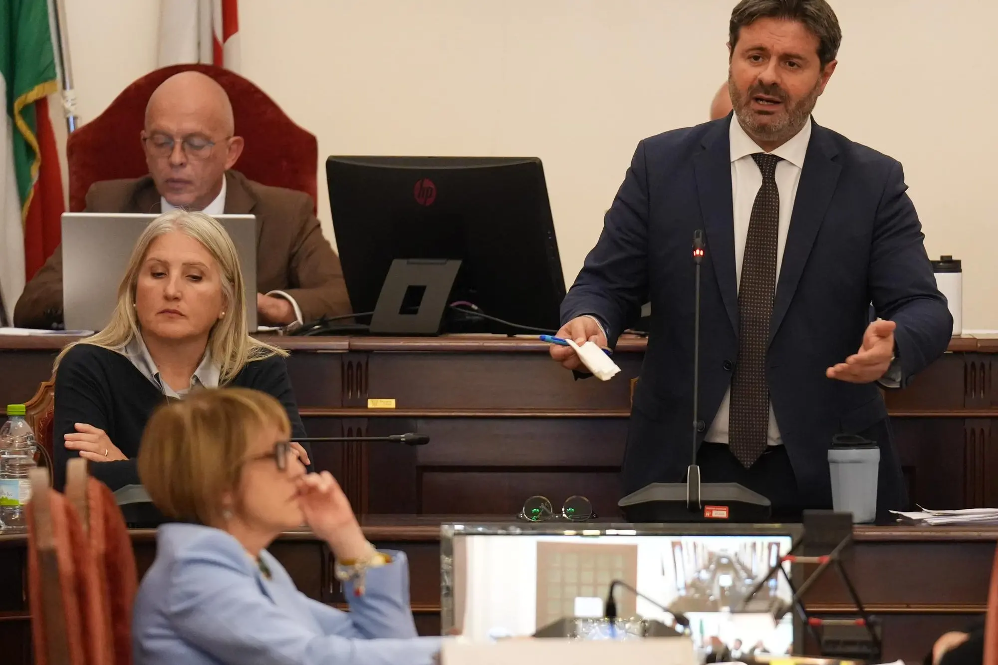 Il sindaco Mascia e alla sua sinistra l'assessora alla Cultura Nicoletta Puggioni
